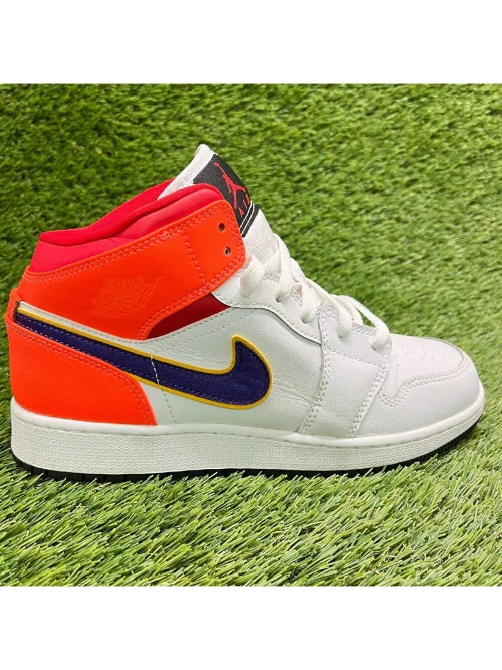 Nike Air Jordan 1 Mid Boys Size 6Y White Yellow Athletic Leather Shoes Sneakers